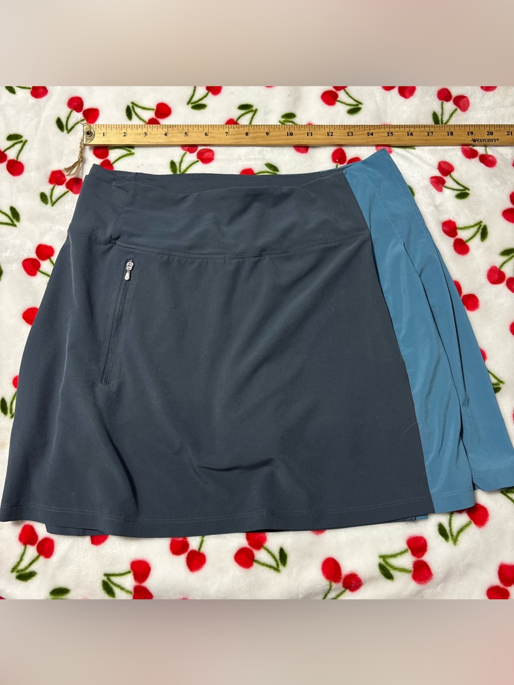 Athleta Gray and blue fairway pleated Skort